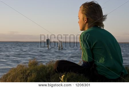 Dreng på søen