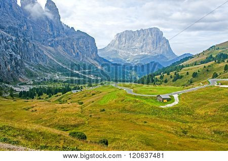 The Great Dolomite Road is a breathtaking scenic drive that crosses the alpine passes, connecting the Bozen and Bolzano regions.
** Note: Soft Focus at 100%, best at smaller sizes