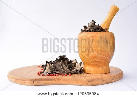 Dried Mushrooms With Red Pepper