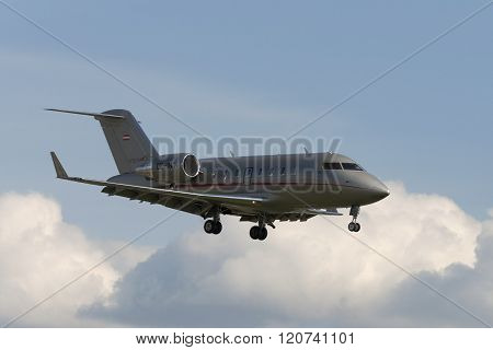 Aircraft Challenger 605