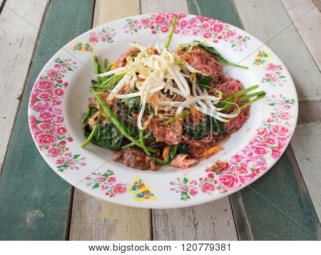 frie drice vermicilli noodle with pork in soy sauced and vegetable