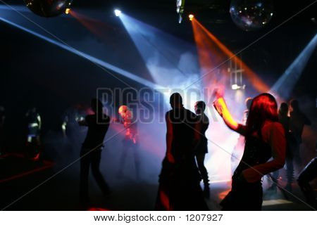 Siluetas de baile adolescentes
