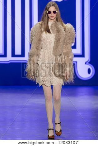 Anna Sui - Fall Winter 2016 Collection