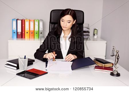 Brunette Woman Notary Public Notarizes Notary Act