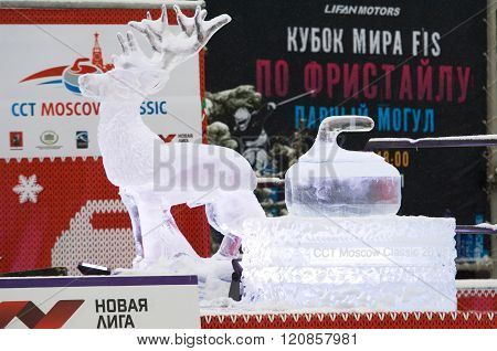 Ice Figures On Pedestal
