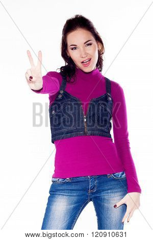 girl showing victory