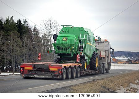 John Deere W330 Compact Combine On Lowboy Trailer
