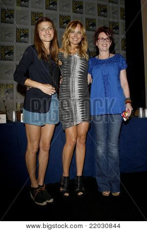 ซานดิเอโก - 22 jul: เลเบล Malin Akerman เมแกน Mullally ที่ประชุมการ์ตูนคอน 2011 - วัน