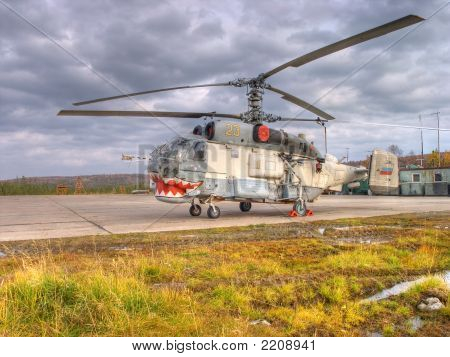 De militær helikopter.