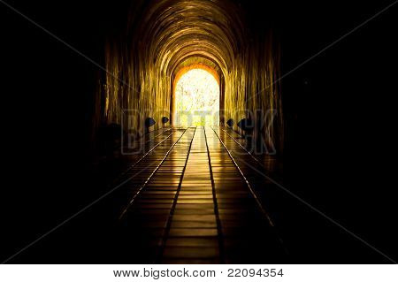 Tünelin ucundaki ışık