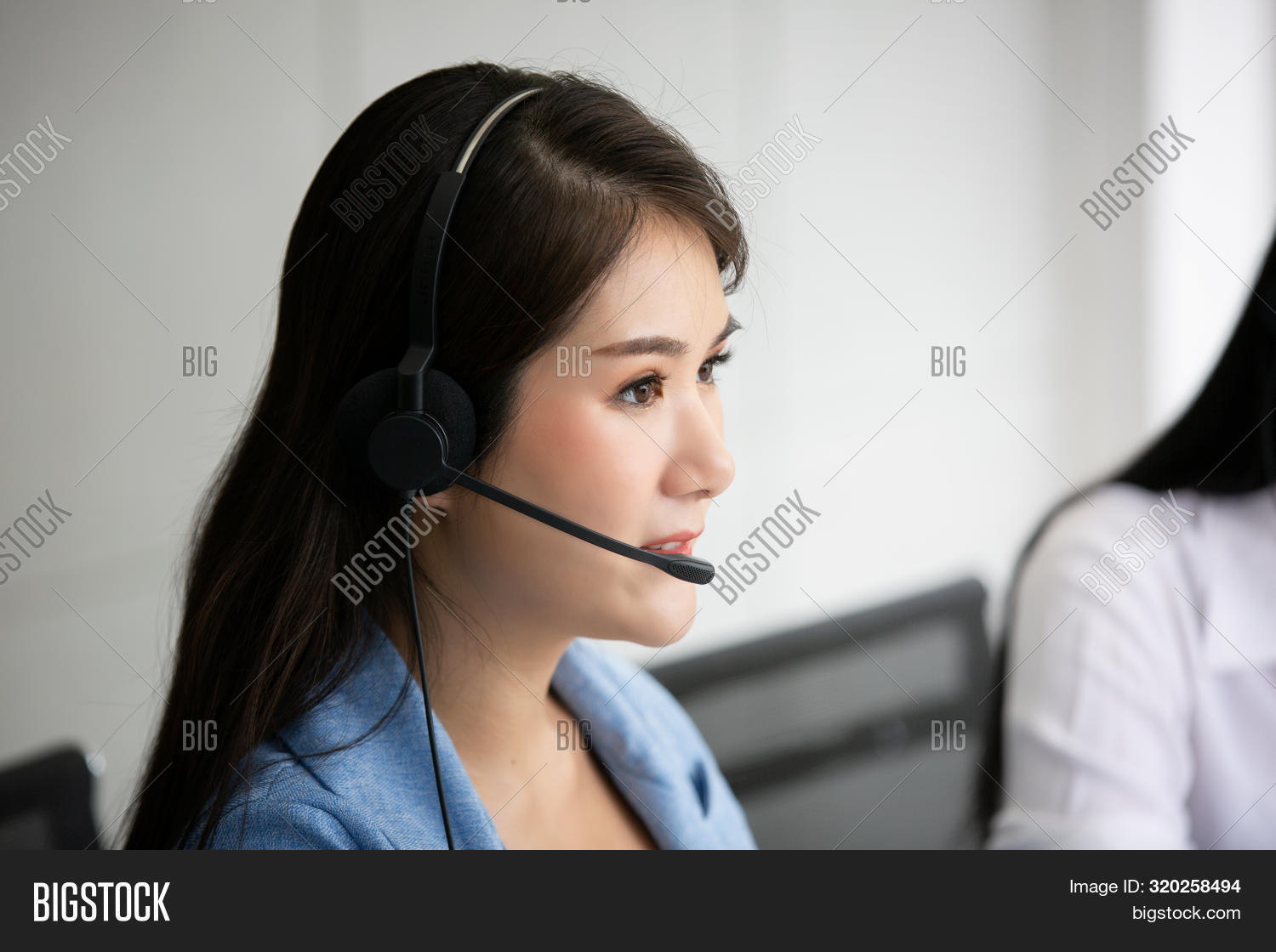 Специалист call-центра. Стать оператором то. Ищем оператора. Колл центр. Мобильный оператор humans.