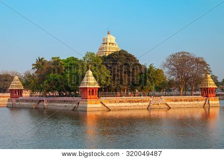 Vandiyur Mariamman Temple Or Maariamman Kovil Teppakulam In Madurai City In Tamil Nadu In India At S