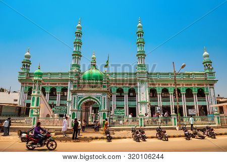 Mysore, India - March 25, 2012: Masjid-e-azam Or Masjid E Azam Is The Main Mosque In Mysore City In 