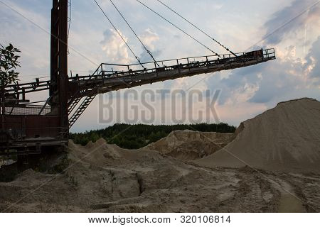 Sudogda, Vladimir Oblast / Russia: Aug, 15, 2019: Metal Construction Of The Transport Pipeline At A 
