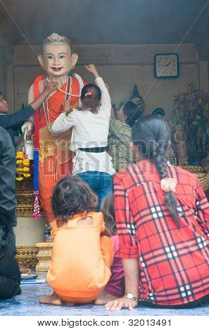 Festa di Songkran In Cambogia 2012