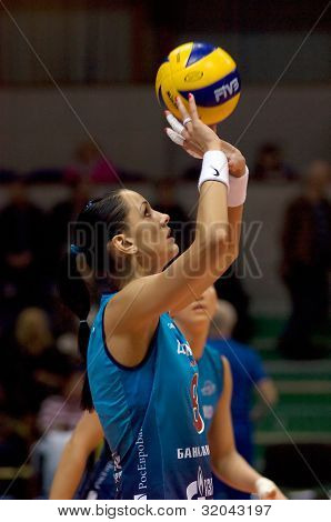 Natalia Goncharova. Spiker volejbalový tým Dynamo Moskva