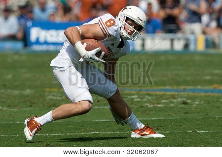 PASADENA, CA. - SEP 17: Texas Longhorns WR Jaxon Shipley #8 v akci během hry NCAA Football 