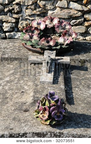 法国，Boisemont 公墓在 Val D 瓦兹