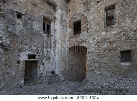 Craco, Abandoned Ghost Town In Basilicata - Italy