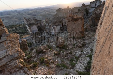 Craco, Abandoned Ghost Town In Italy To Mean A Concept