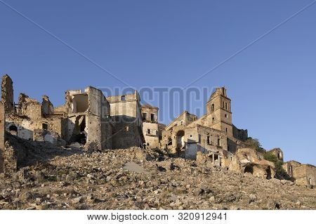 Craco, Abandoned Ghost Town In Italy To Mean A Concept
