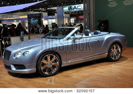 벤틀리 새로운 콘티넨탈 GTC V8