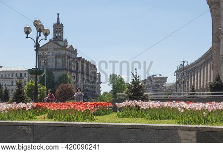Kiev, Ukraine, May10 2021 View To Khreshchatyk On A Spring Sunny Day
