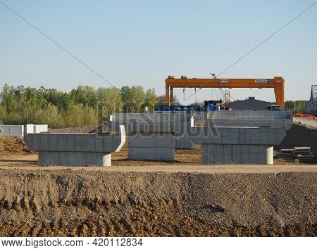 Sremska Raca, 25 April 2021. Construction Of A Bridge On The Sava River, Crane Operation, Beams And 