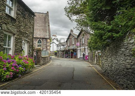 Grasmere, Cumbria, Uk, August 2020 - Typical Stone Buildings In The Village Of Grasmere In The Lake 