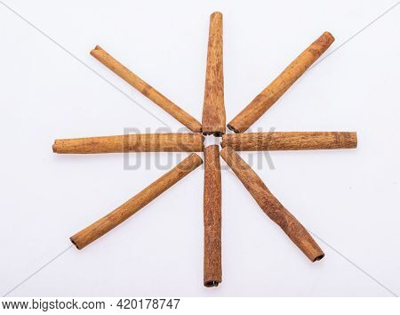 Cinnamon Sticks, Classic Spice From The Inner Bark Of Tropical Asian Trees, Flavorful And Aromatic F
