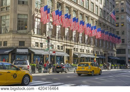 New York, Usa - April 26,2018 : The Saks Fifth Avenue, American Department Store Decorated With Usa 