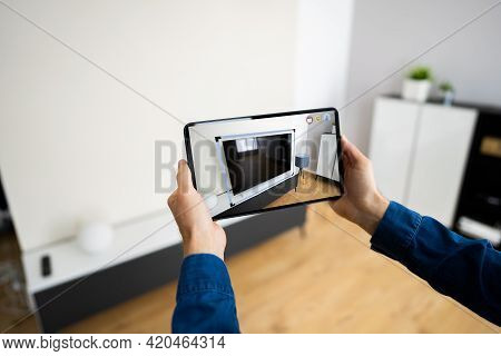 Virtual Real Estate Open House Property Tour