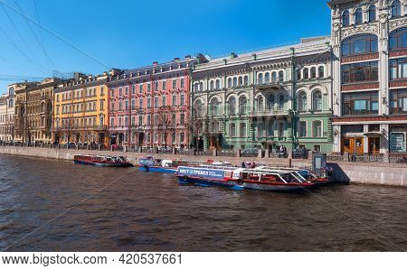 St. Petersburg, Russia - May 09, 2021: The Moika River Embankment, The Famous Building Of Au Pont Ro
