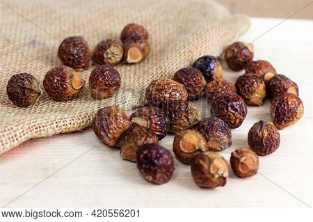 Brown Dry Soap Nuts (soapberries, Sapindus Mukorossi) For Organic Laundry And Gentle Natural Skin Ca