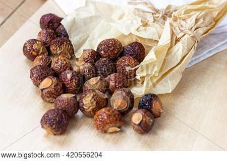 Brown Dry Soap Nuts (soapberries, Sapindus Mukorossi) For Organic Laundry And Gentle Natural Skin Ca