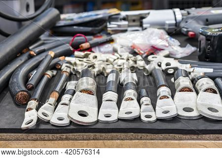 Various Size Ring Terminal Connector Crimp Cable Wire Of Electric Power High Voltage For Machine Or 