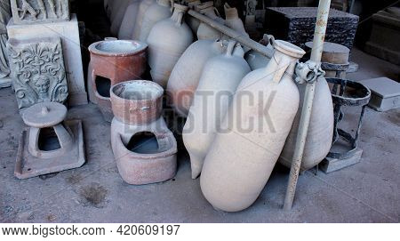 Testimony Of History Utility Pottery Of Pompeii.