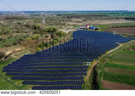 Solar Panel Produces Green, Environmentaly Friendly Energy