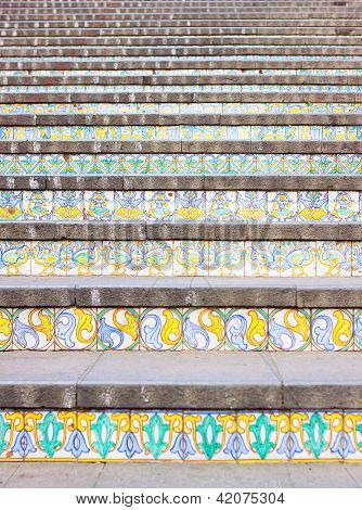 Cerâmicos passos em Caltagirone, Sicília, Itália