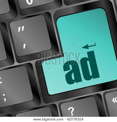 Conceito de comunidades online, com Ad palavra no teclado do computador.