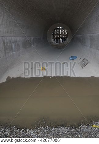 Water Leakage In Hydraulic Engineering