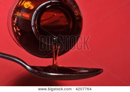 Medicínu sirup proti kašli