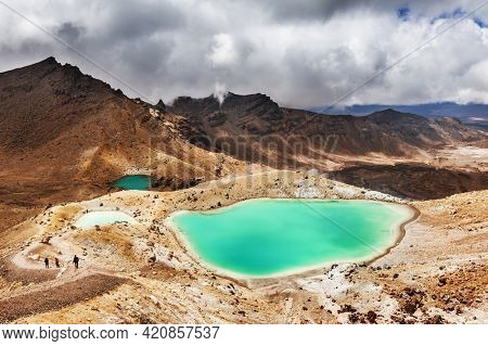View at beautiful Emerald lakes on Tongariro Crossing track, Tongariro National Park, New Zealand