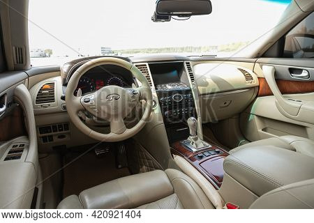 Novosibirsk, Russia - May 16, 2021: Infiniti Qx, Steering Wheel, Shift Lever, Multimedia  Systeme, D