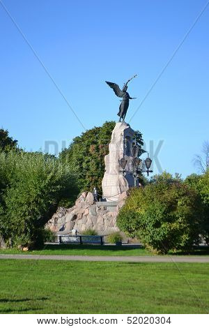 Monument Black Angel