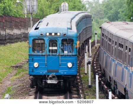 รถไฟใต้ดิน