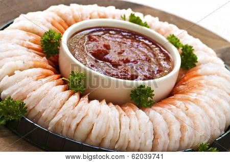 Shrimp ring appetizer platter with dipping sauce