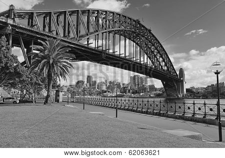 Sydney Harbour Bridge with City Skyline, Sydney, Australia