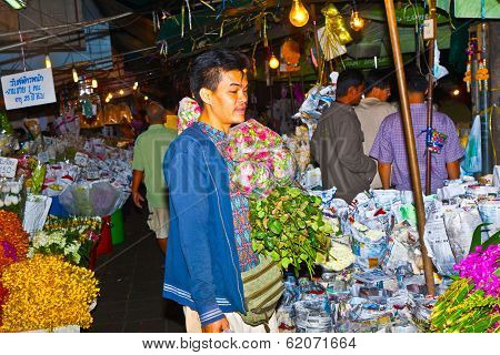 People Selling Flowers At Pak Khlong Thalat Market