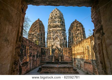 Wat Si Sawai Khmer-style temple in Sukhothai Historical Park, Thailand
